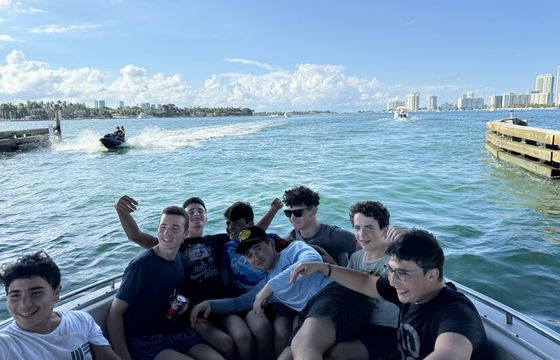 Miami Boat Rentals: Explore Sandbars, Cruise the Coast
