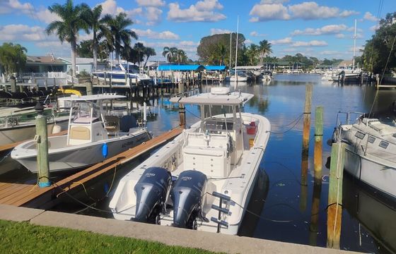 32' Edgewater Center Console — Twin Yamaha 300s | Fishing &amp; Cruising