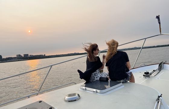 37' Luxury Private Yacht - Washington DC Potomac Boat Tours
