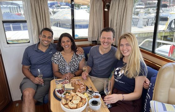37' Luxury Private Yacht - Washington DC Potomac Boat Tours