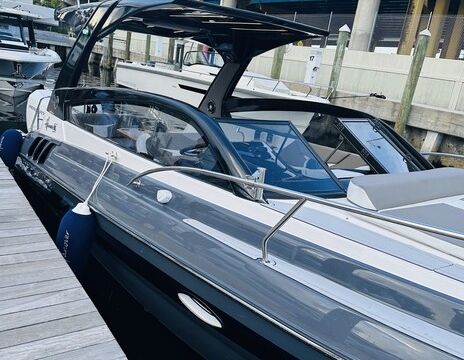 Brand-New 2025 Hanover 305 Luxury Yacht