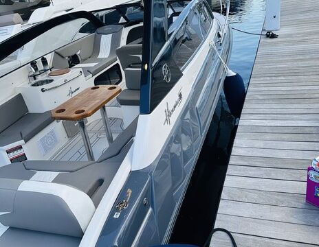 Brand-New 2025 Hanover 305 Luxury Yacht