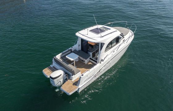 Lakeside Paradise Escape - 26’ Cabin Cruiser