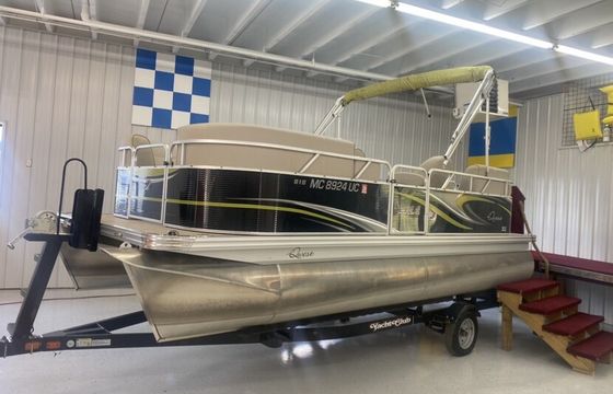 Saint Joseph — 18' Luxury Qwest Pontoon