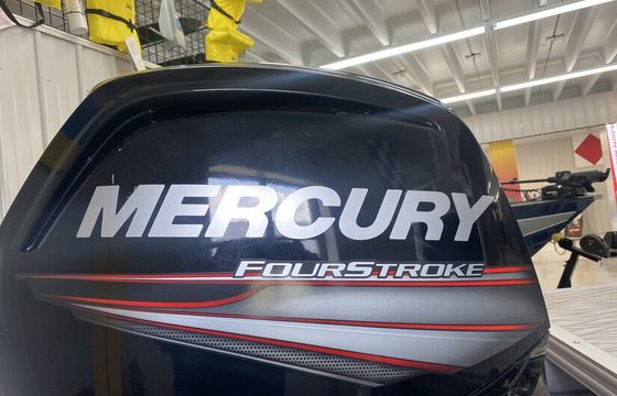 Saint Joseph — 18' Luxury Qwest Pontoon