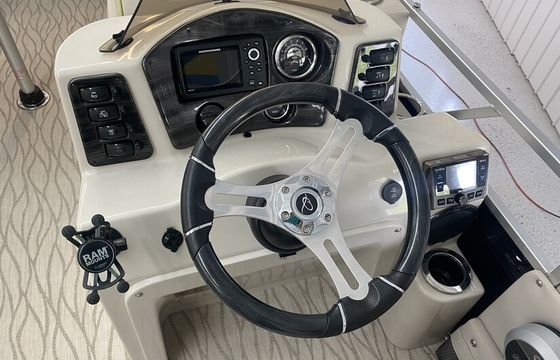 Saint Joseph — 18' Luxury Qwest Pontoon