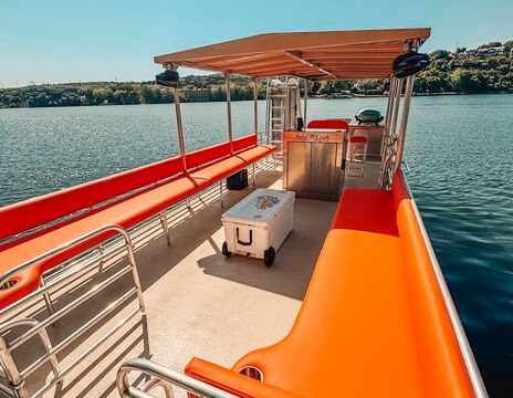 24-Person Tiki Pontoon with Waterslide and Grill – Lake Austin