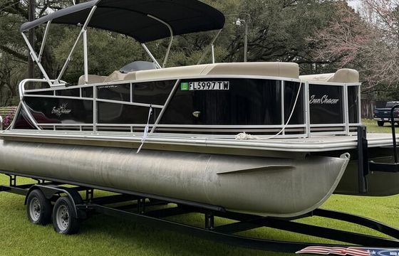 Pontoon Paradise
Located in Gulf Shores!!!