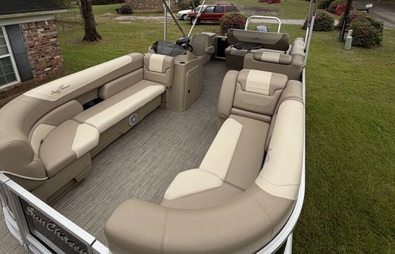 Pontoon Paradise
Located in Gulf Shores!!!