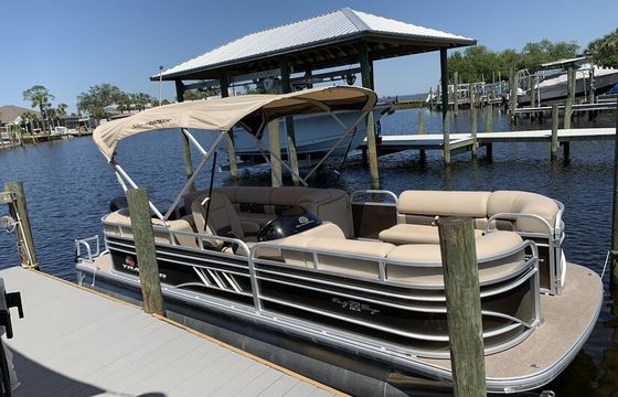 2020 Sun Tracker Party Barge 24 DLX