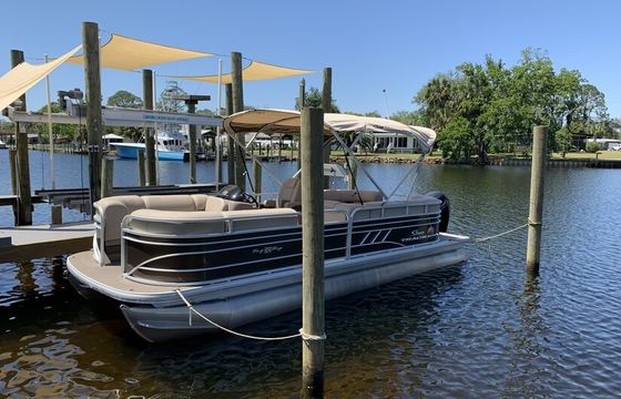 2020 Sun Tracker Party Barge 24 DLX
