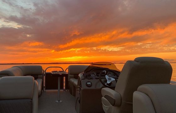 2020 Sun Tracker Party Barge 24 DLX