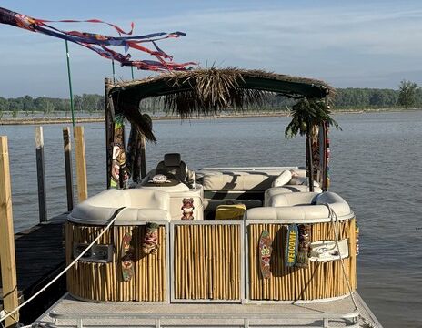 TIKI BOAT TOLEDO! ENJOY A CAPTAIN DRIVING YOU ON THE MAUMEE RIVER