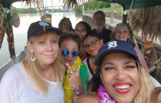 TIKI BOAT TOLEDO! ENJOY A CAPTAIN DRIVING YOU ON THE MAUMEE RIVER