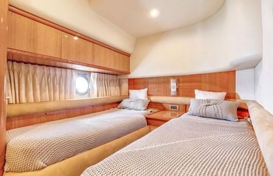 55’ Azimut Dream II Luxury Yacht Rental for Parties & Private Charters