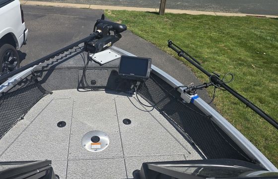 2024 alumacraft 17ft W/LiveScope