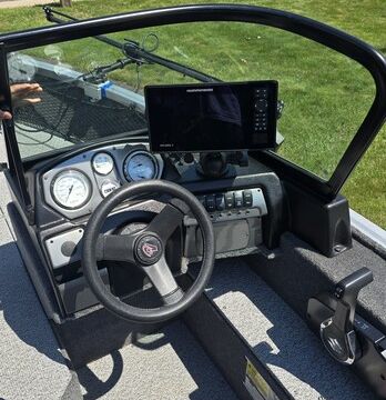 2024 alumacraft 17ft W/LiveScope