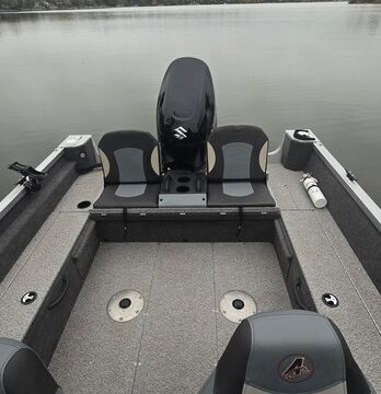 2024 alumacraft 17ft W/LiveScope