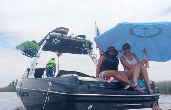 2020 Moomba Craz Wake/Surf Boat - Perfect for Lake Days!