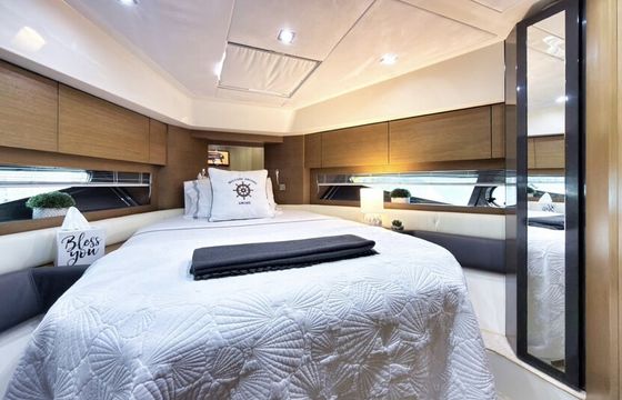 Luxury 44’ Azimut Atlantis – Miami Yacht for Parties, Tours &amp; VIP Char