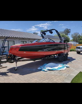 Sunset Haven — 25' Heyday Wakesurf Boat. With fantastic pricing.