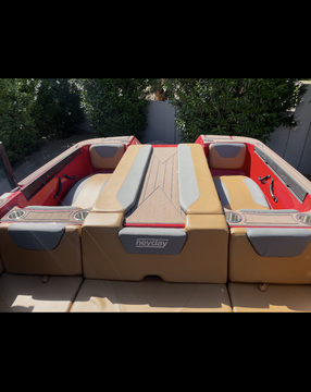 Sunset Haven — 25' Heyday Wakesurf Boat. With fantastic pricing.