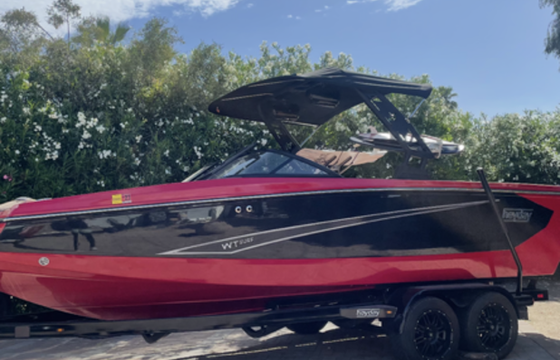 Sunset Haven — 25' Heyday Wakesurf Boat. With fantastic pricing.