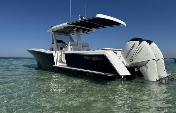 Still Dreamin’ – Luxury Belzona 325 Charter