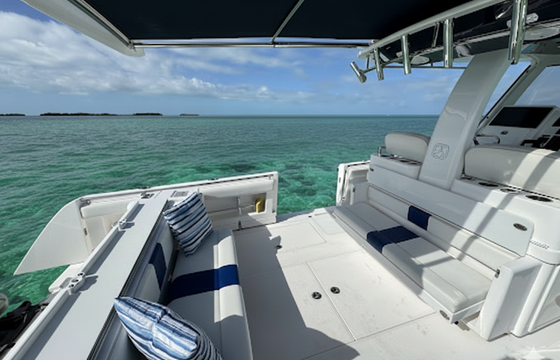 Still Dreamin’ – Luxury Belzona 325 Charter