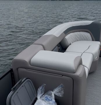 ‘25 Tritoon (12 Guests) | Exceptionally Well-Kept, Fuel &amp; Cooler Incl.
