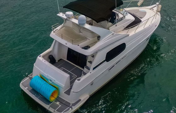 Enjoy "SANTORINI" Silverton Sport Bridge 48ft in Miami!
