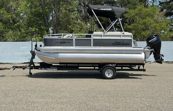 2026 SunTracker Bass Buggy 16ft XL Pontoon