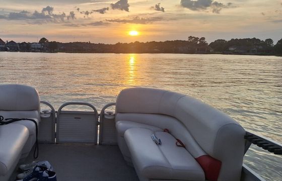 Sun Traker 7 passangers vessel 60HP