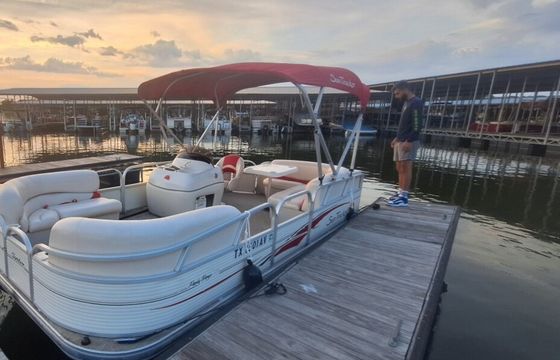 Sun Traker 7 passangers vessel 60HP