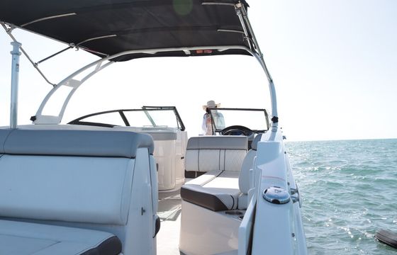 Charter a Luxury Day on the Water – Sea Ray SDX 27 in Miami