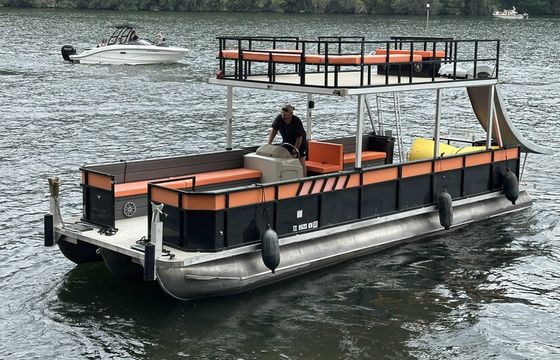 Lake Austin Longhorn Party Boat w/Waterslide