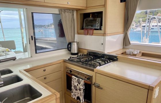 Experience aboard a luxurious 50 catamaran. Ft. Lauderdale
