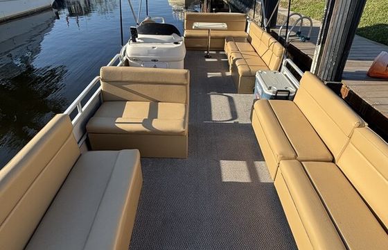 24ft Pontoon Party Boat