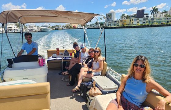 24ft Pontoon Party Boat