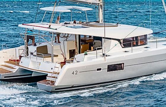 42' Luxury Catamaran – Private San Francisco Bay Charters for 12