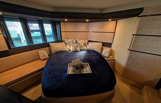 53ft FUN yacht with BIG AUDIO in Downtown Tampa!