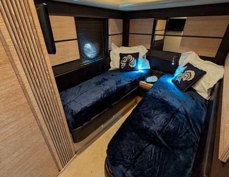 53ft FUN yacht with BIG AUDIO in Downtown Tampa!