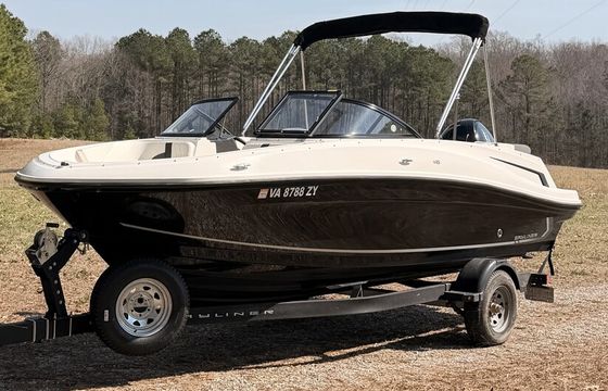 Bayliner VR5 OB | Virginia Beach | Sandbar Cruiser | Tubing | Relaxing