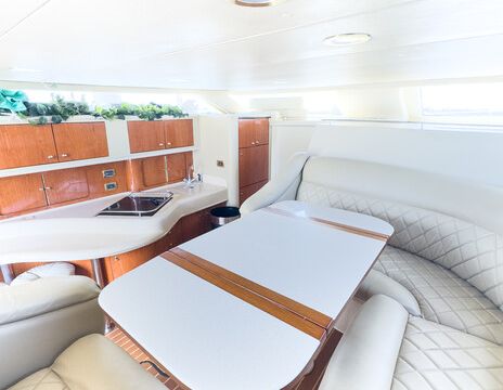 51ft Sea Ray Flybridge – Luxury Yacht Charter | Captain Included