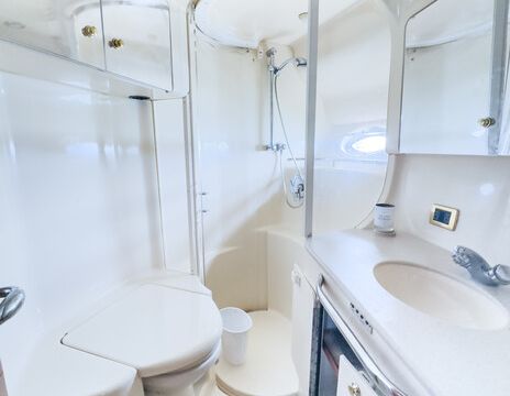 51ft Sea Ray Flybridge – Luxury Yacht Charter | Captain Included