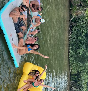 2023 Moomba Maki Surf, Wakeboard, and relax in style.