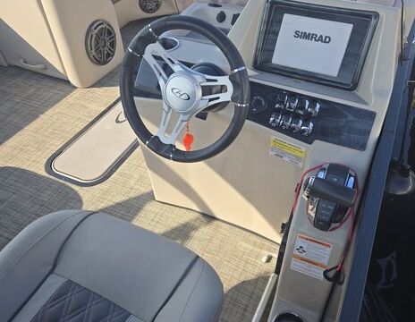 Harris Horizon 230 — Tritoon Elegance