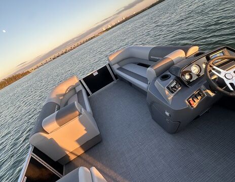 Brand New Bennington 20 SVL