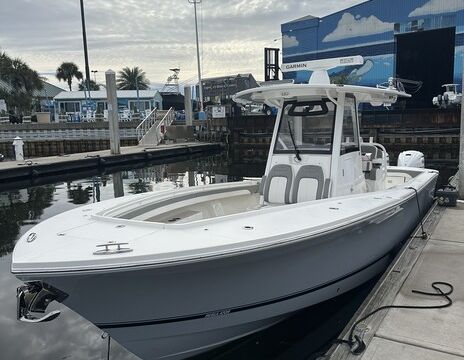 Regulator 31 with Captain for Hire