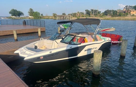 Mastercraft - Do Everything Watersports Boat